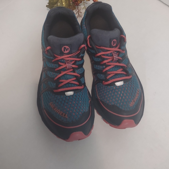 Merrell Women's Blue and Pink Athletic Shoes - Picture 6 of 6